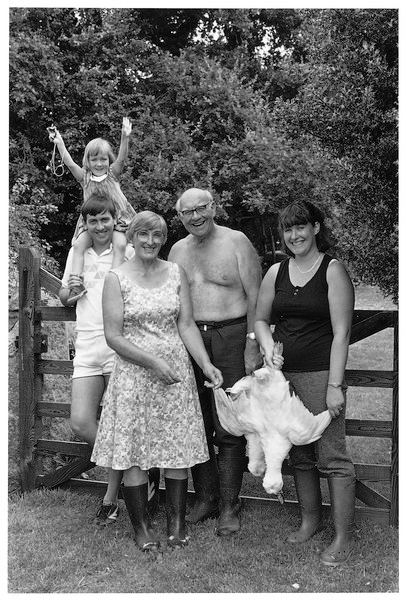 Dunning Morris & family, Langstone , Throwleigh 1990.jpg