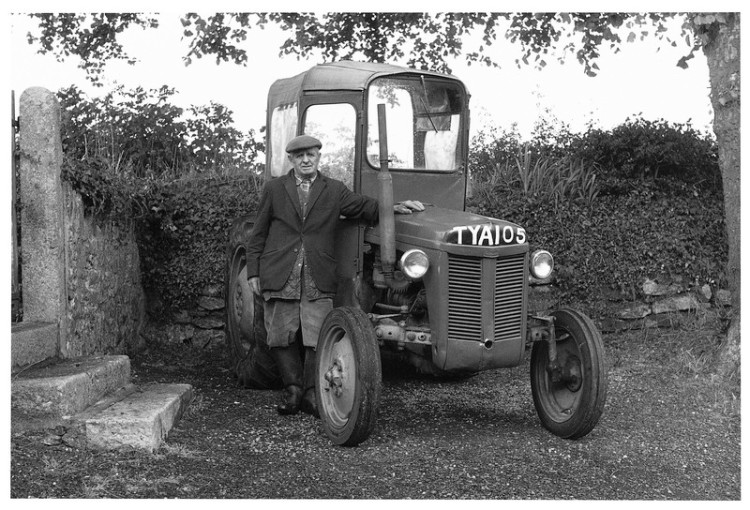 George Courtier & his Ferguson T20, Providence, Throwleigh 1984.jpg