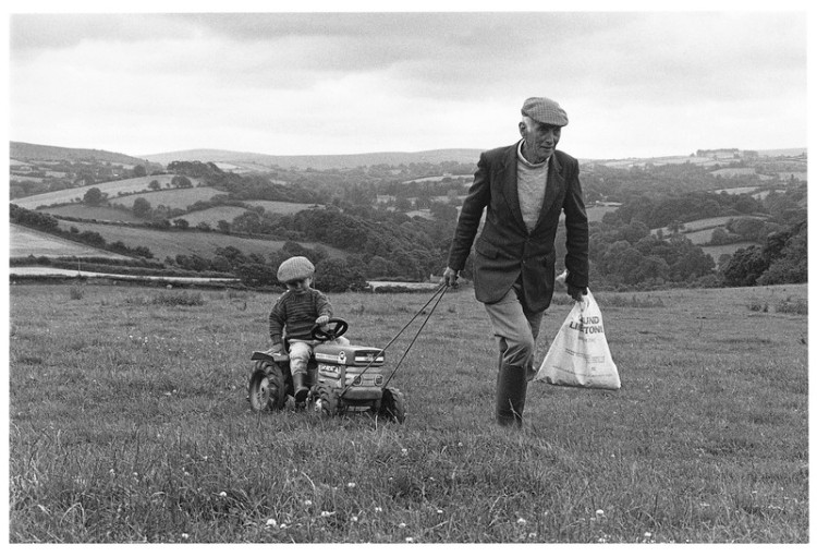 Jack Lewis & his grandson, Murchington 1988.jpg