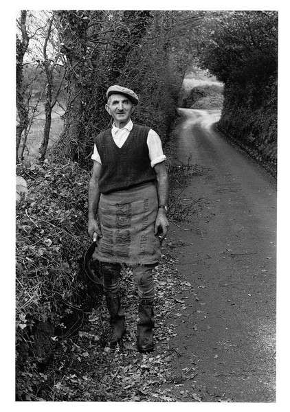 Percy Rice of Moretonhampstead hedging on Washford Hill 1976.jpg
