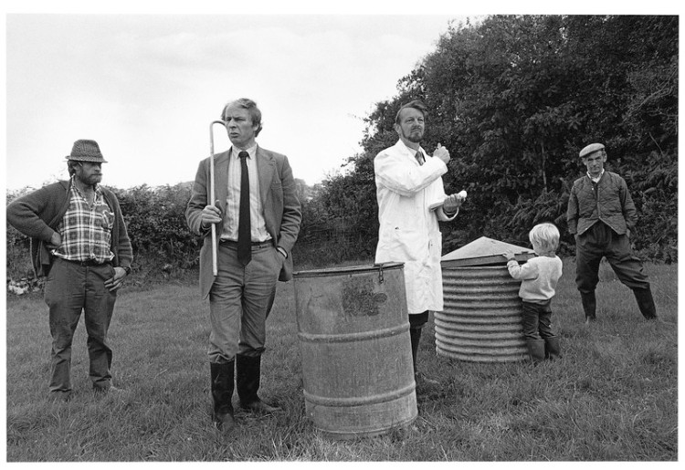 auctioning corn bins, Clannaborough Farm sale 1988.jpg